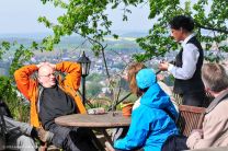 unser Sanni-Boy Klaus räkelt sich entspannt in gemütlicher Runde