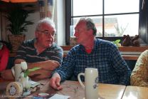 Hubert spontan zu Jürgen: "...ja i glaub scho - des hängt no am Gipfelkreuz vom Messelstein" Jürgen: "egal, i lauf jetzt nemme z'rück - do hängst guat!"