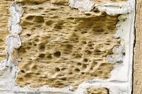 hier hat der Zahn der Zeit schon mächtig dran genagt...