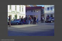 Ergenzingen im sonnigen Morgengrauen: Wir treffen uns am Gasthof Waldhorn