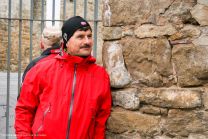 Wolfgang der Oberlurch - entspannt wie immer, hört aufmerksam zu