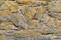 Burgmauern aus Natursteinen