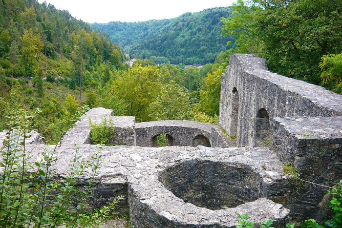 wikipedia-afr66-hohenzimmern-burgkapelle_1200x800