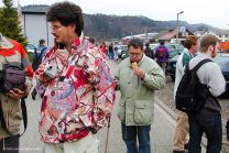 Wolfgangs neue Superwaffe: Der digitale Schnappschuss-Generator - während Ulli völlig unbekümmert mit seinem LKWeckle beschäftigt ist