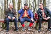 Wenn Rudi telefoniert muss es was Wichtiges sein: Die Teilnehmerzahl wird im Gasthof in Strümpfelbrunn angemeldet