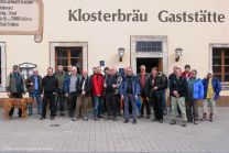 Zwiefalten am Nachmittag: 24 OWA-Teilnehmer mit Bello waren dabei - leider fehlen einige Streuner auf dem Foto