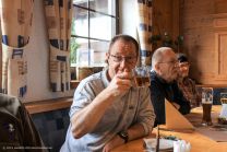 Otto: "zerschtmal an steifa Grog zom ufwärma"