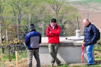 Drei Mann auf einer Burg: Erich pinkelt, Wolfgang schläft, Thomas denkt nach...